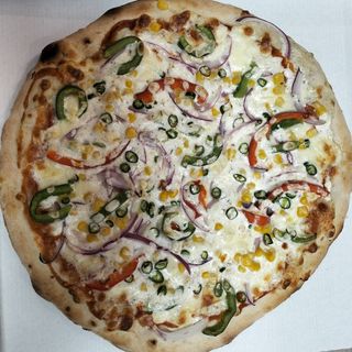 Pizza vagitabl cebllea pimento  chille chapi