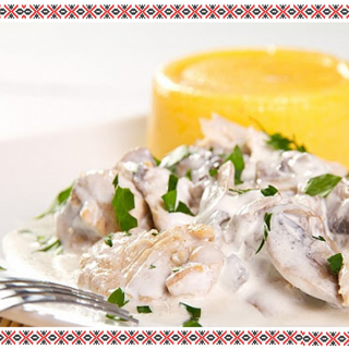 Ciulama de pui cu ciuperci si mamaliguta