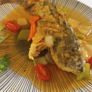 69.DORADA FRITO CON SALSA ESPECIAL