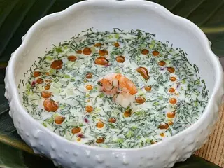 Окрошка з креветками