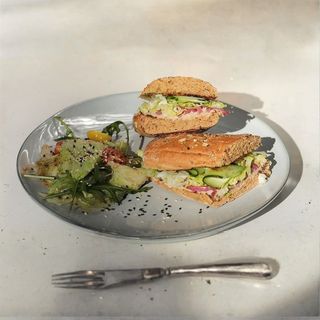 თინუსის სენდვიჩი