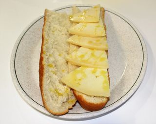 Bocadillo de queso manchego