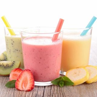 Manzana, mango y fresa