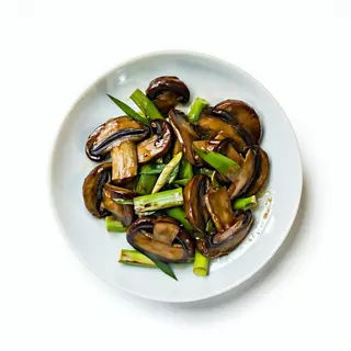 Funghi e bambù saltati