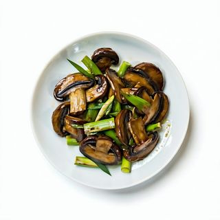 Funghi e bambù saltati