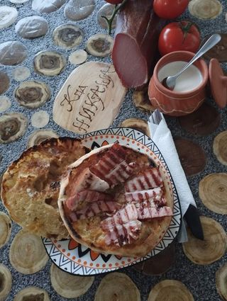 Komplet lepinja sa slaninom