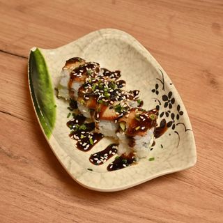 121.Uramaki Anguila(4 Uds.)