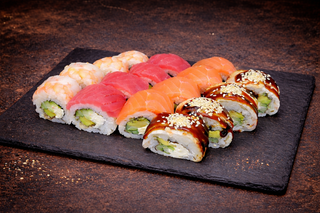 Сет Філадельфія мікс (0.67 кг / 16 шт)