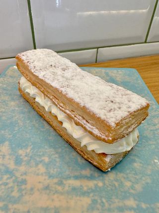 Milhoja de chantillí (nata y vainilla de Madagascar)