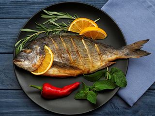 doradă la grătar cu lămâie