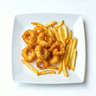 Calamares Con Papas Fritas Y Ensalada