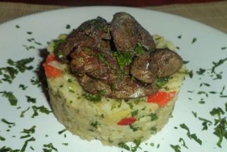 Ficatei cu garnitura si salata varza