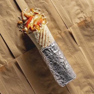 Шаурма, де мама дала багато курочки