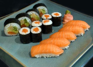 Salmon 5+Maki