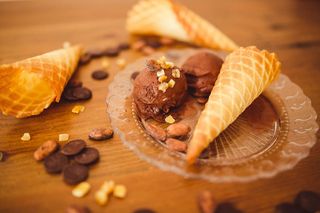 Натурален занаятчийски сладолед Млечен шоколад