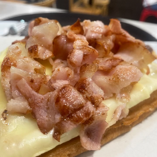 Gofre bacon y queso 