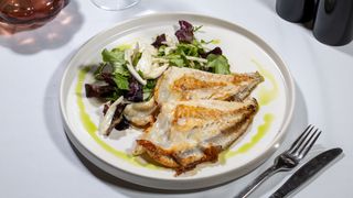 File de calcan cu salată cu fenicul
