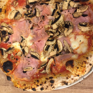 Prosciutto e Funghi