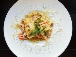 Паста з куркою та овочами (310g)