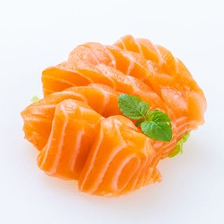 084. Sashimi salmone