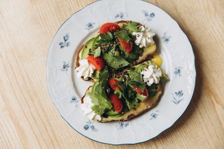 Тост з авокадо та сиром Лабне (250г)