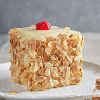 Молочная Девочка