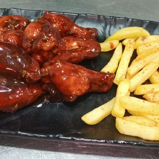 Alitas fritas picantes (8 uds.)