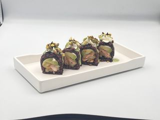 614. Salmon black roll