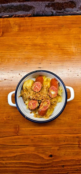 Kobasica od domaće crne svinje