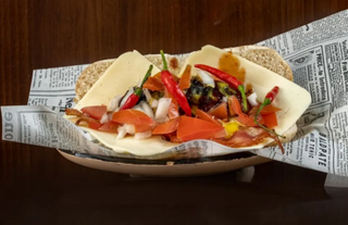 Hot Dog Con Cheddar Y Bacon