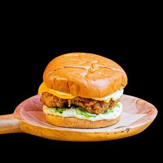 Crispy fried chicken bun