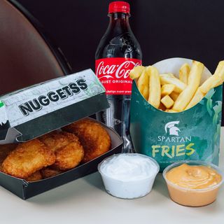 Nuggets (9 Uds.) + Patatas + Bebida