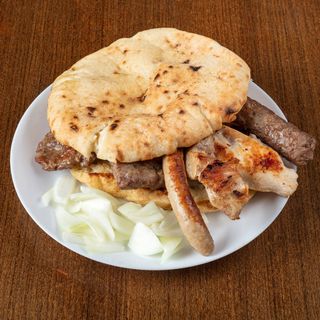 Miješano meso i pomfrit