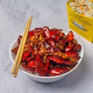 Piletina sa zelenom paprikom na romboide