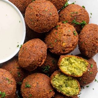 Falafel w cienkim cieście