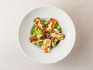SAŁATKA TABBOULEH Z GRILLOWANYM