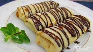 Млинці з творогом, сметаною та  ягідним джемом 2 шт. (150г)