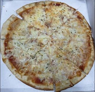 Pizza Cuatro Quesos (33 Cm.)