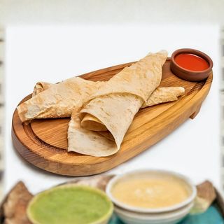 Лаваш, соус