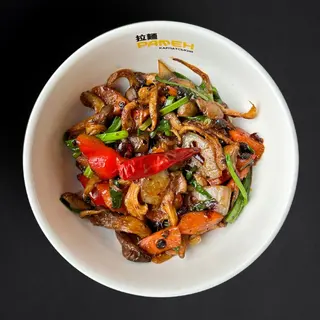 ГЛИВИ ПО-СИЧУАНСЬКИ З РИСОМ (300Г) (СЕРЕДНЬО ГОСТРЕ)