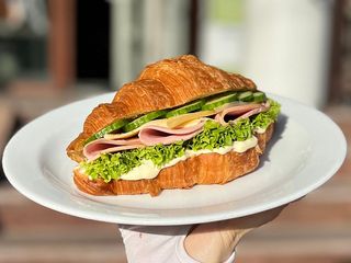 Круасан з шинкою