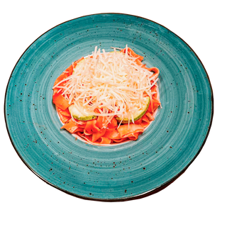 Фетучини с цукини в томатном соусе