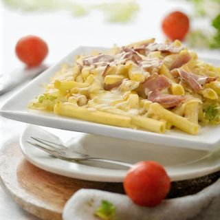 Ración De Patatas Cheese Bacon