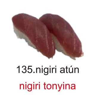 135.nigiri atún