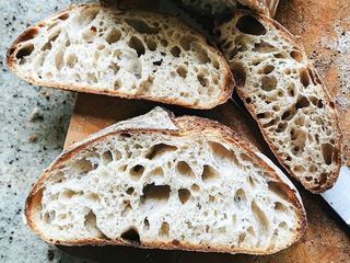 Chleb i ubite masło z solą