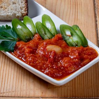 Zacusca cu paine de casa