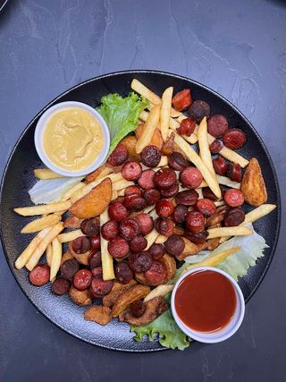 Kobaja plata za četiri osobe