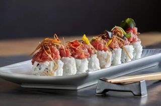 Maki De ventresca de atún con foie (8 pzs.)