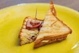 Sandwich with Cheese and Ham (სენდვიჩი ყველით და ლორით)