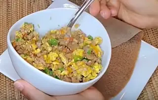 Enkulal Sega Firfir (Egg & Meat Firfir)